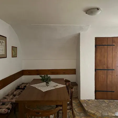 Goga Apartment