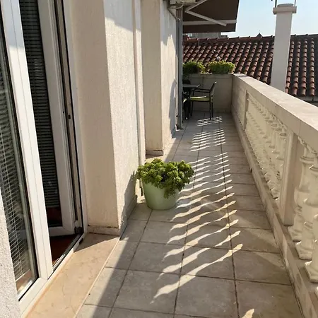Goga Lägenhet Vodice